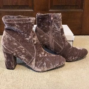 NWOT Steve Madden Blush Velvet Ankle Boots